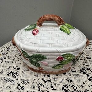 Shafford Berry Time White Ceramic Basket with Floral Design